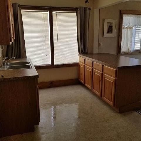 1st image of 125 E 8th Ave