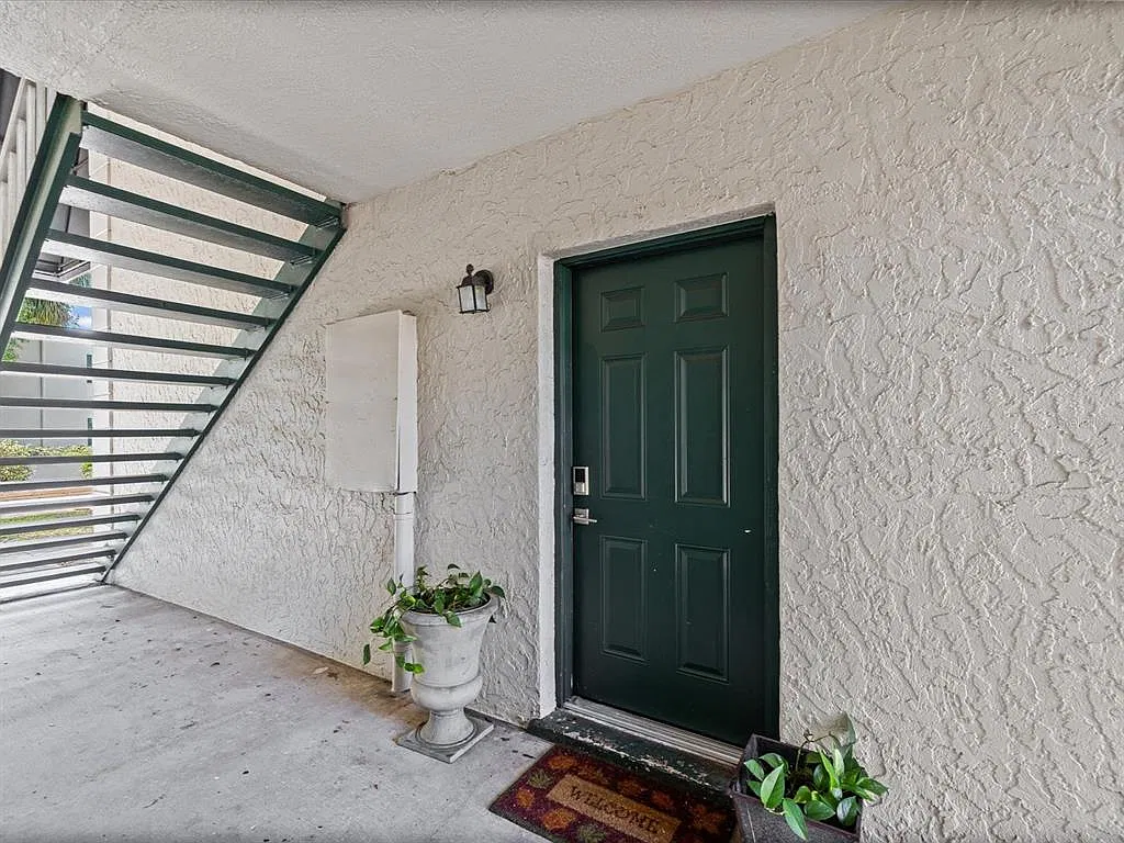 1 bed, 1.0 bath, 760 sqft, $1,800 — Photo 2