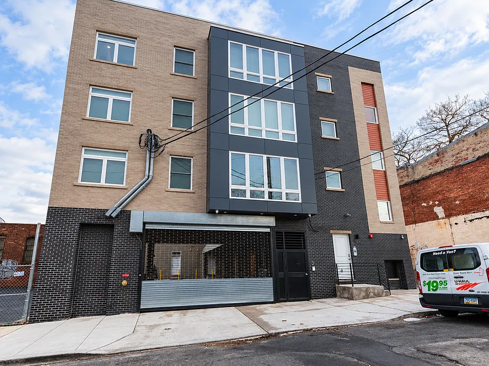 1228-32 W College Avenue