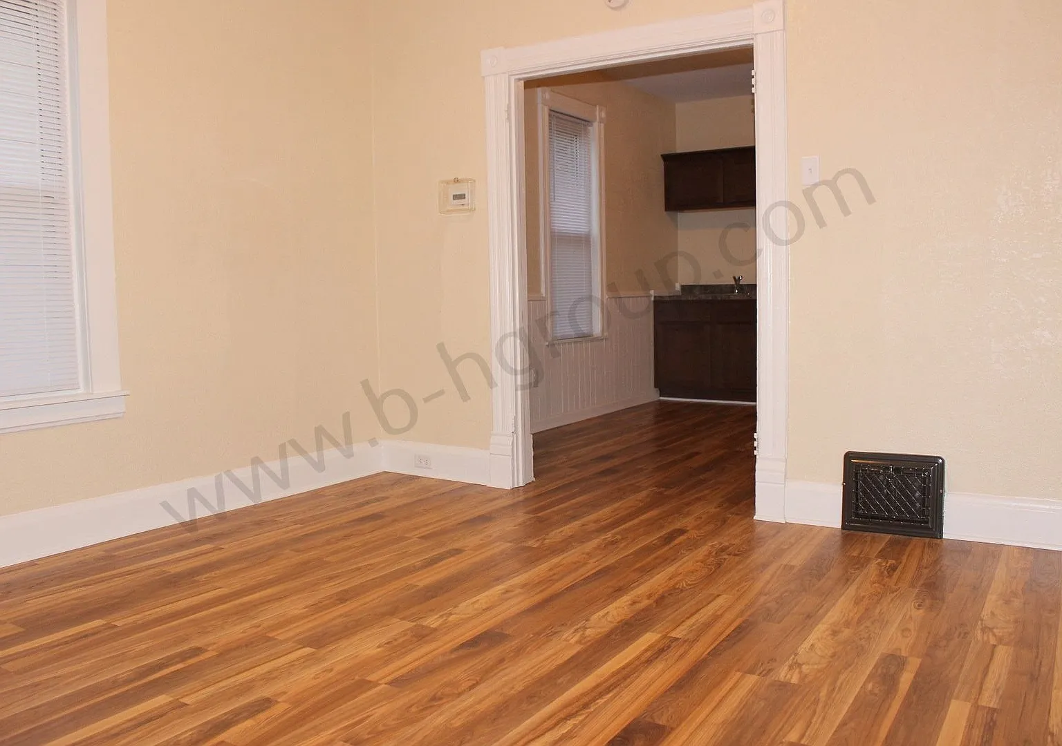 4828 16th Ave — Photo 3