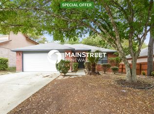 121 Plaza Dr, Universal City, TX 78148