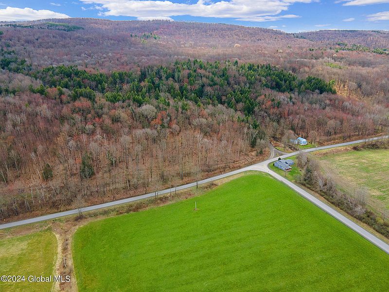 3rd image of 464 Rezen Road
