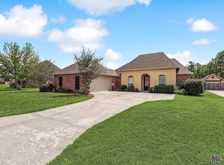 38606 Red Bud Ln, Denham Springs, LA 70706