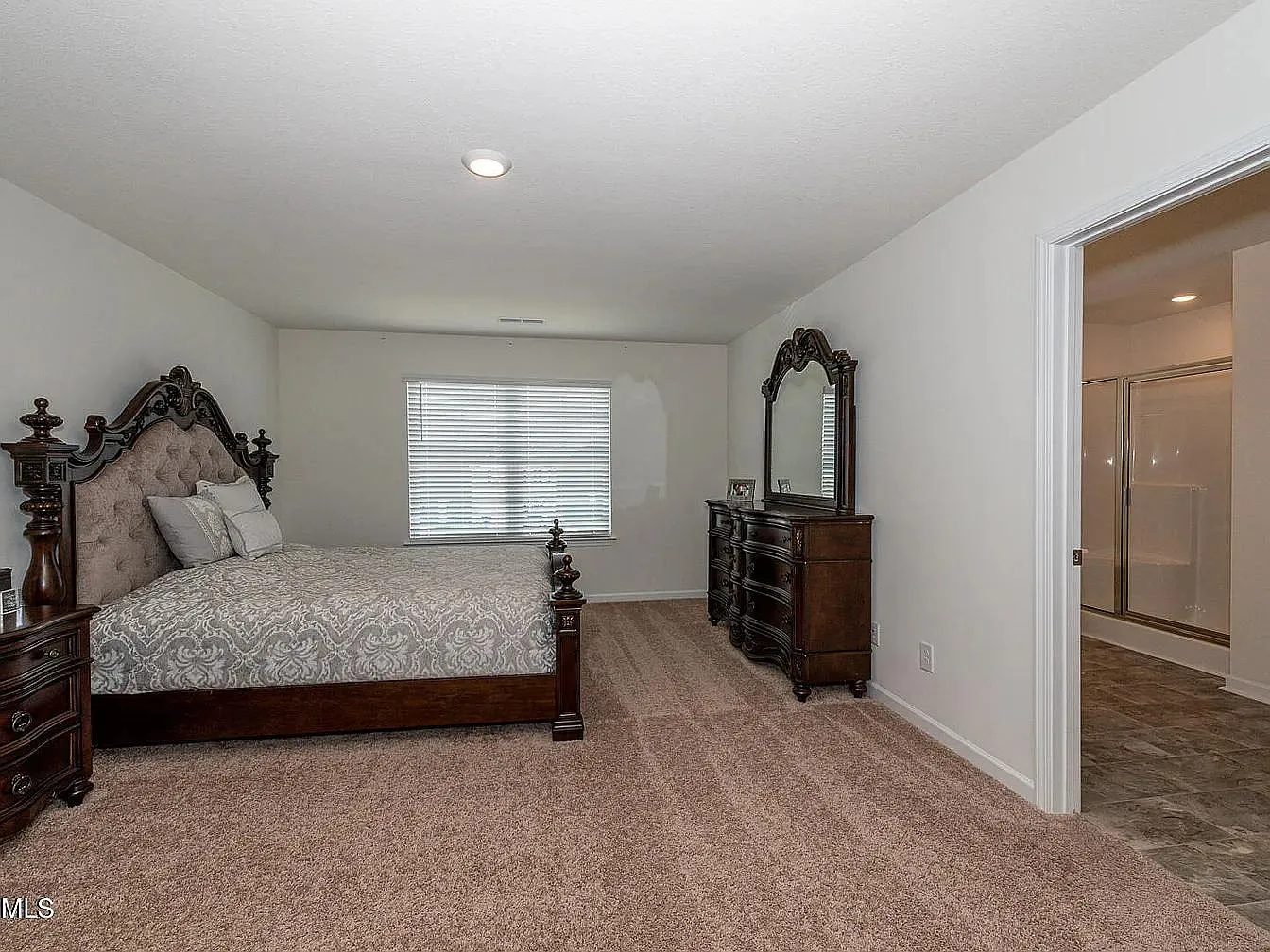 1606 River Poppy Rd — Photo 2