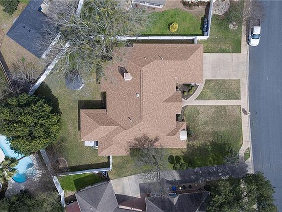 2nd image of 10002 Jupiter Hills Dr