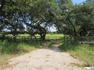 401 Old Colony Rd, Seguin, TX 78155