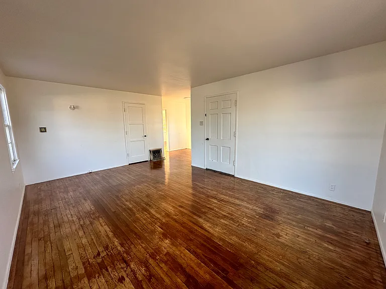 11328 Ranchito St — Photo 3
