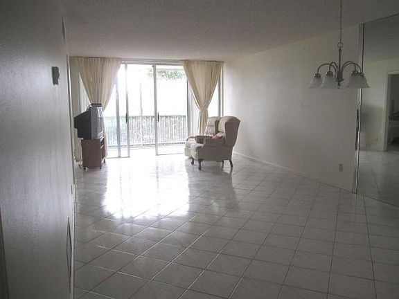 3rd image of 2000 S Federal Hwy APT J402