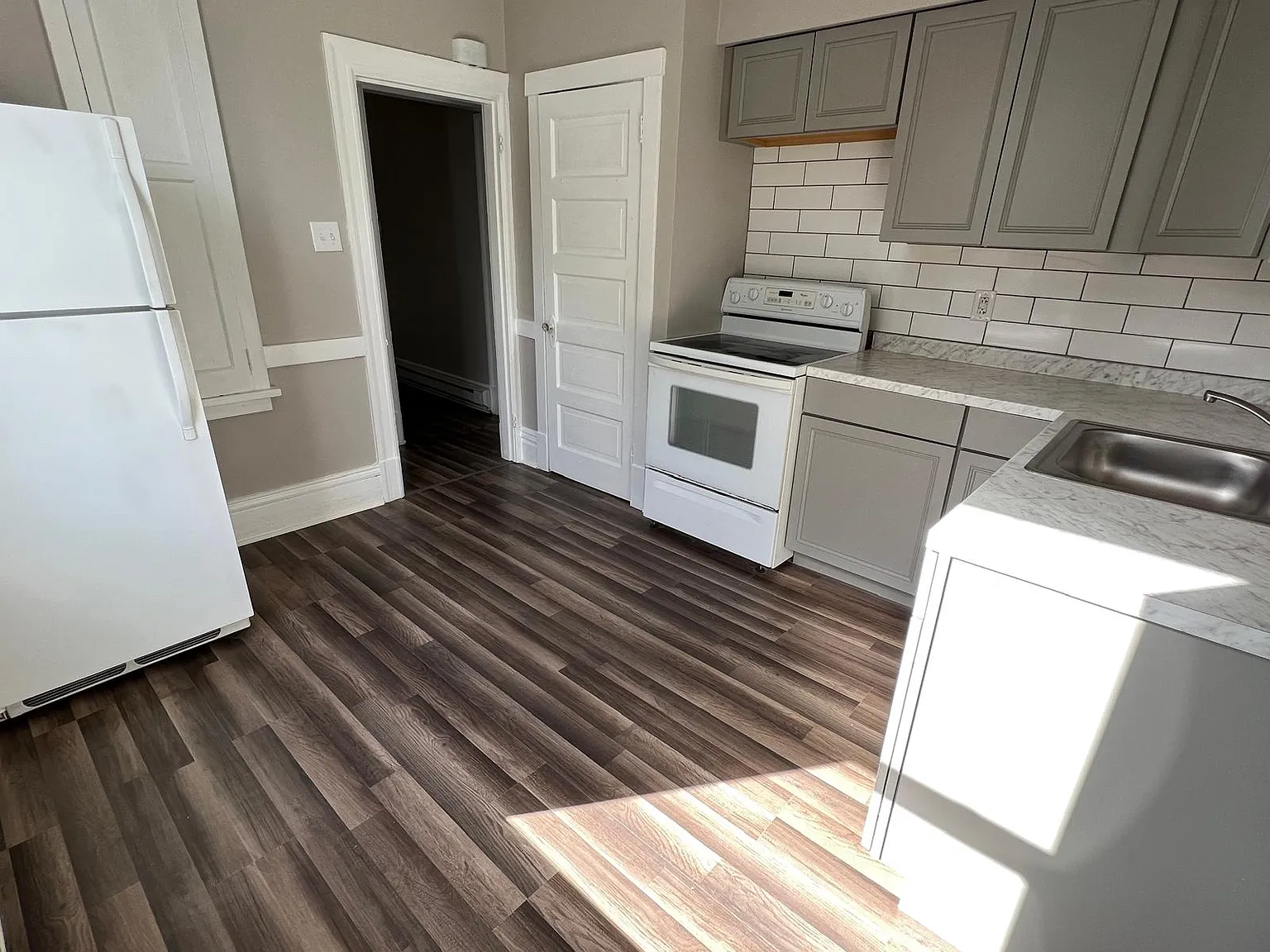 1 bed, 800 sqft, $1,100 — Photo 2