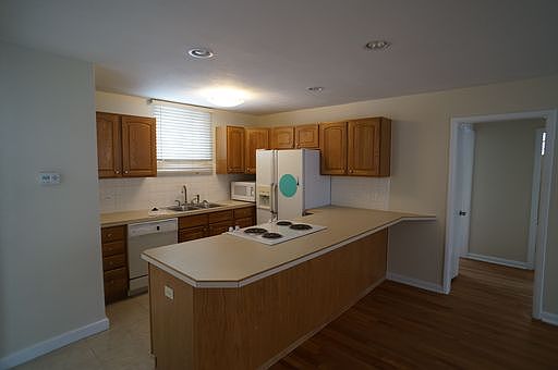 5th image of 405 S Humboldt St
