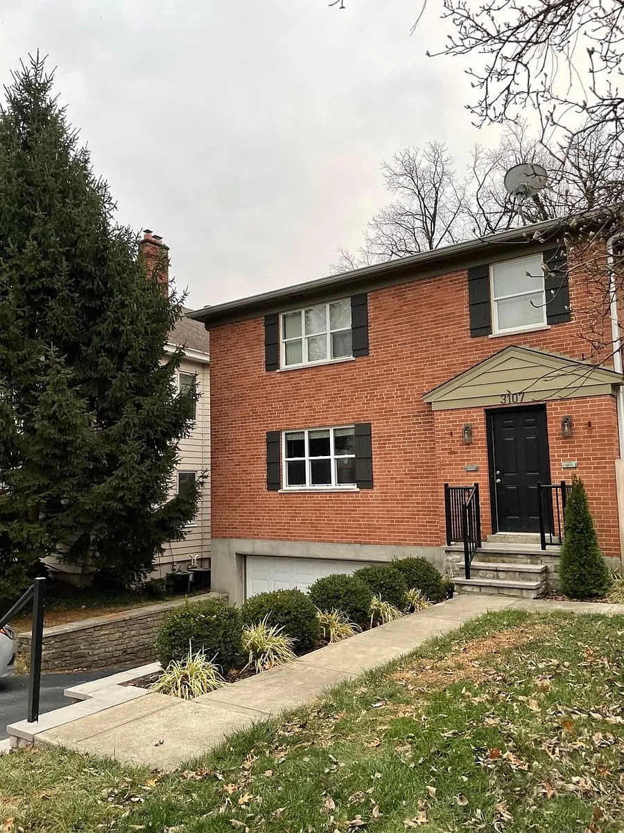 Front of house - 3107 Kinmont St #2