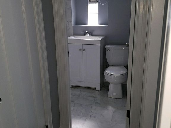 5th image of 5055 W Waveland Ave #1