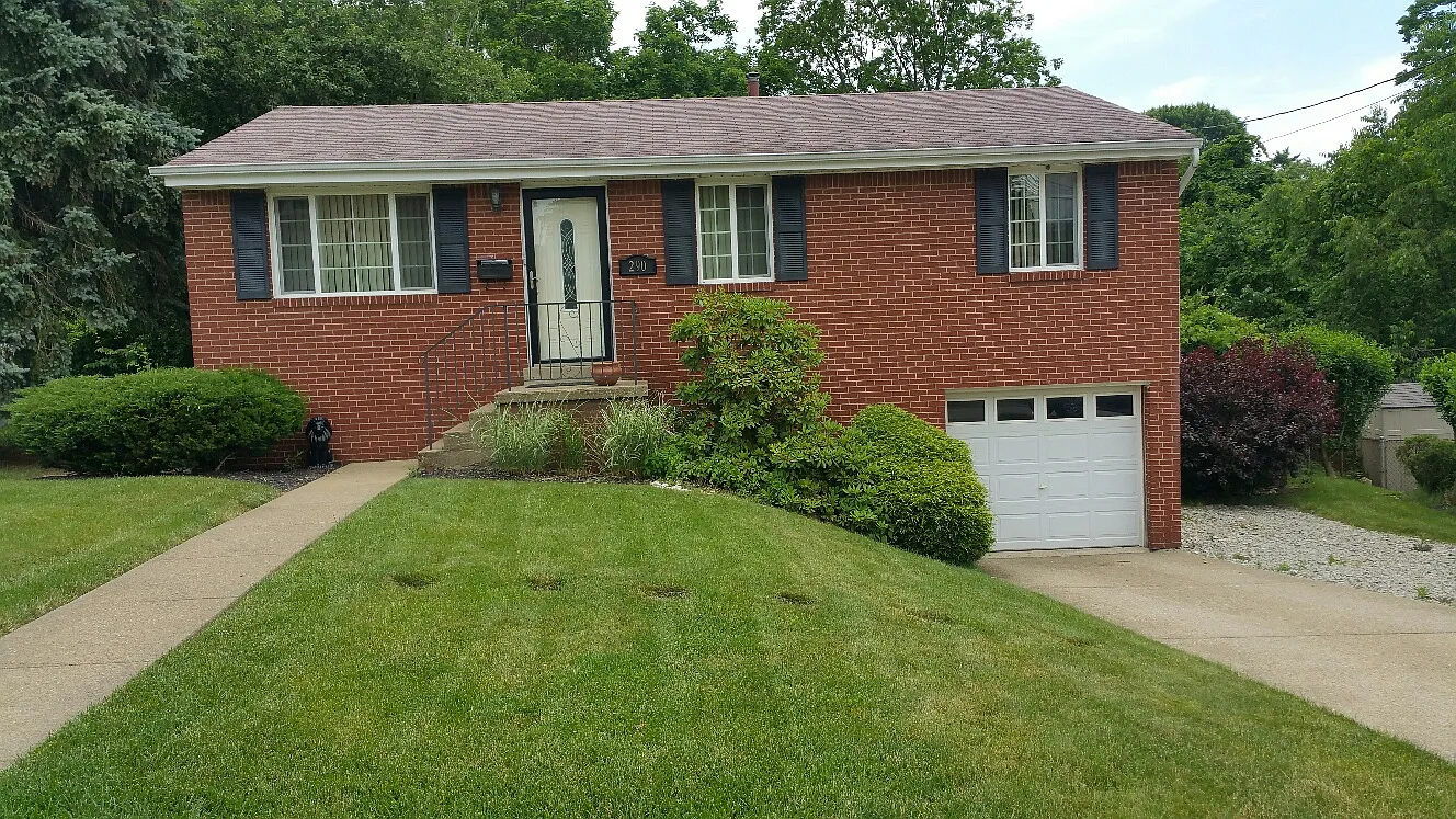 290 Everglade Dr photo 1