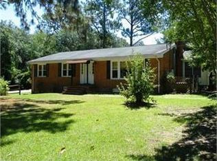 555 N Leak St, Southern Pines, NC 28387