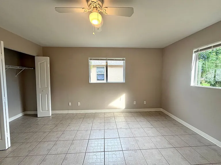 712 SW 3rd Ct — Photo 12