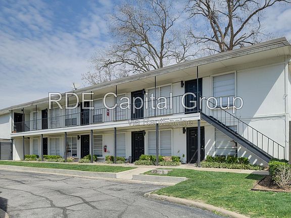 3rd image of 2808 Throckmorton St APT 205