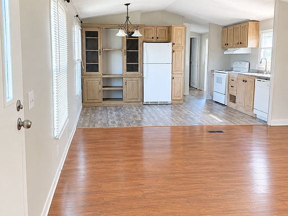 2nd image of 1635 Grand Bois Rd