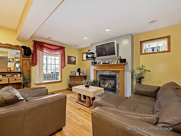 3rd image of 2816 N Richmond St