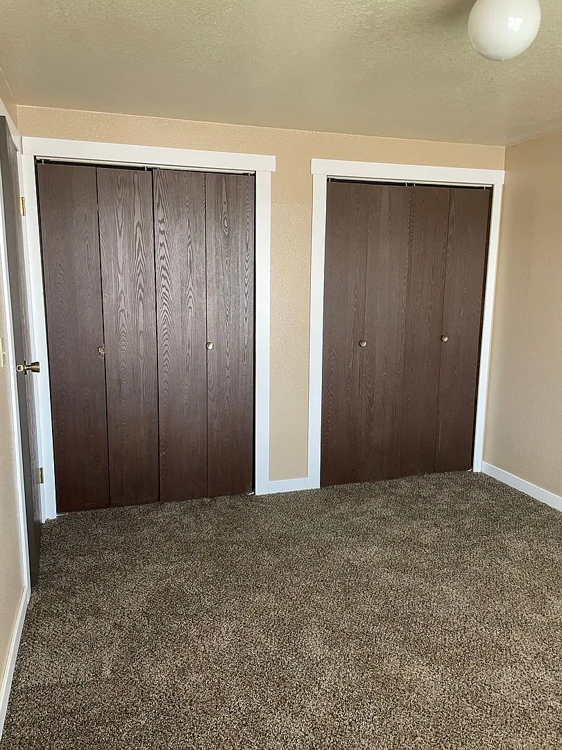 260 Shoshone — Photo 2
