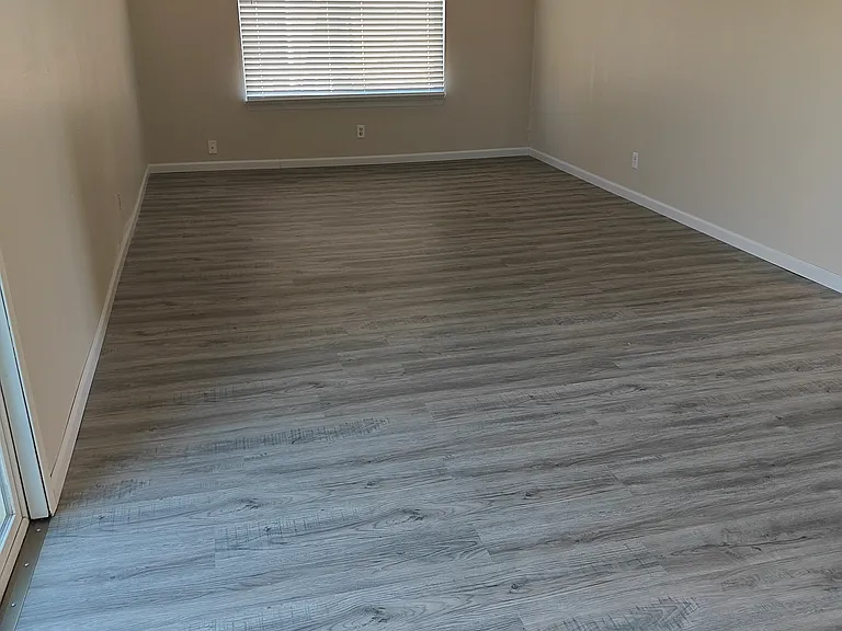 Fox Meadows Apartments — Photo 10