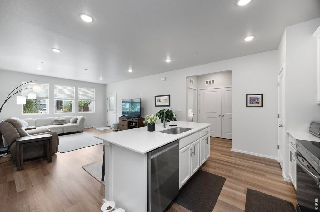 2102 Setting Sun Dr #4