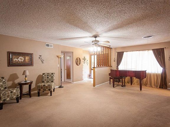 4th image of 3005 N Garden Ave
