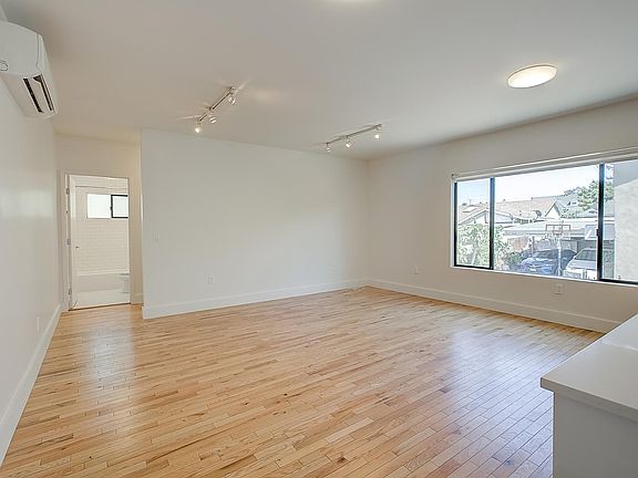 5th image of 306 N Bonnie Brae St APT 9