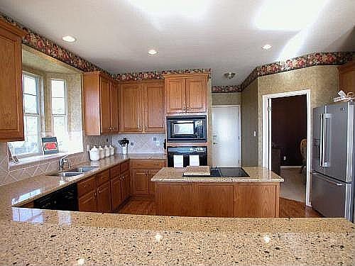 Grand Kitchen