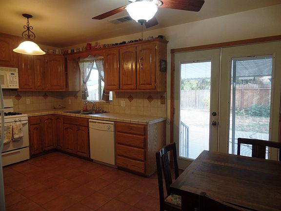 4th image of 5694 E Ashlan Ave