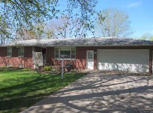 815 7th St, Kalona, IA 52247