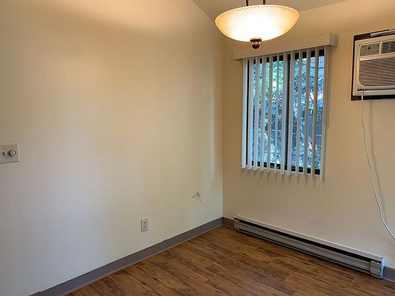 5th image of 4501 Boardwalk Dr E #H74