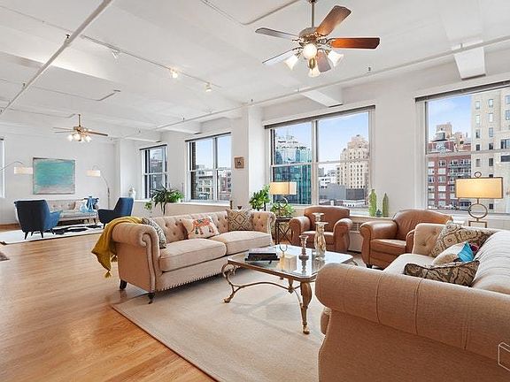 3rd image of 205 W 19th St APT 8F