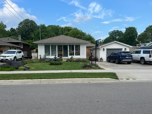 235 Fearnwood St, Cambridge, ON N3C 1B7