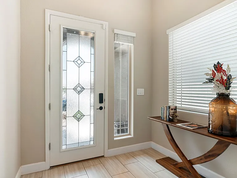 4453 Skyline Loop NE — Photo 2