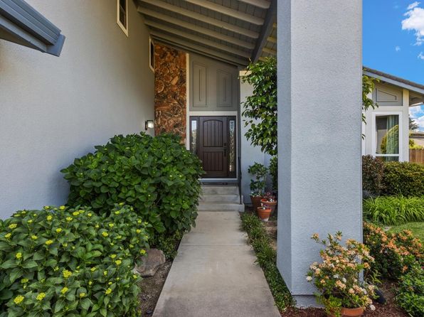 19 Green Mist Ct, Sacramento, CA 95831