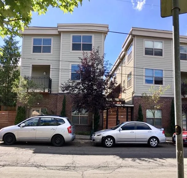 460 NE Simpson St #H — Photo 17