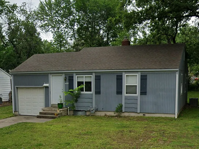 468 Fieldcrest Dr — Photo 1