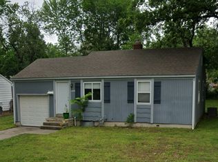 468 Fieldcrest Dr, Pittsburg, KS 66762