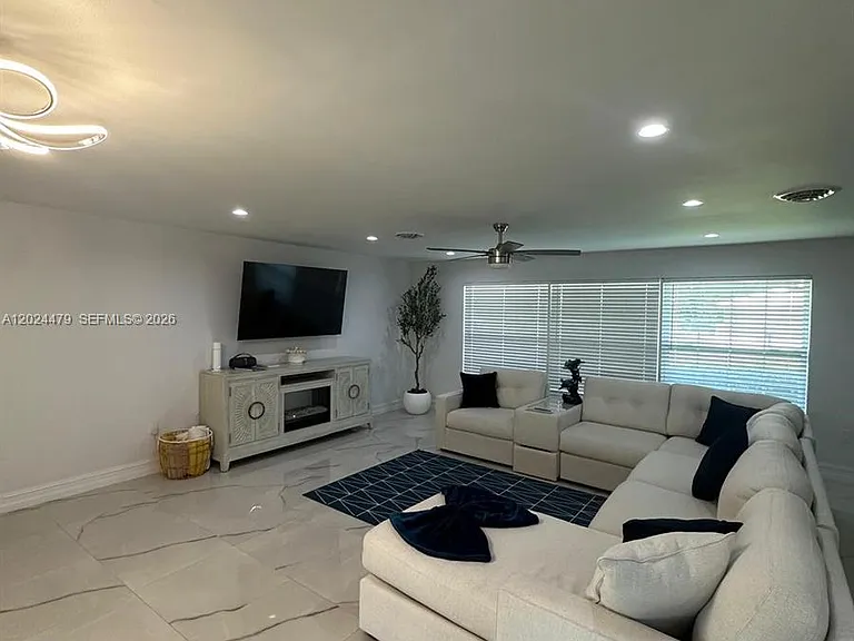 2212 Club House Rd — Photo 6