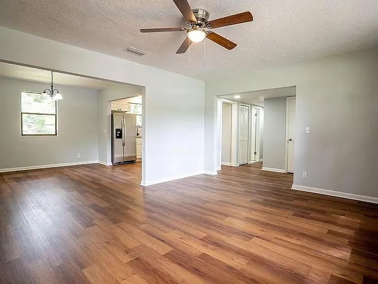 Property Photo - 3914 Barmer Dr