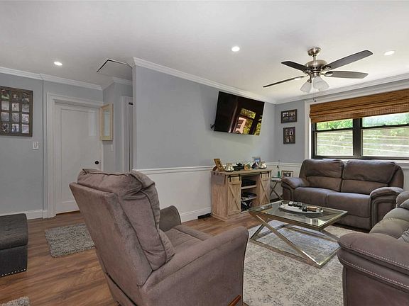 5th image of 244-11 61st Ave
