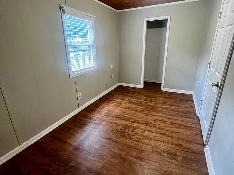 413 E Madison St — Photo 3