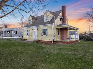 55 Chapman St, Groton, CT 06340
