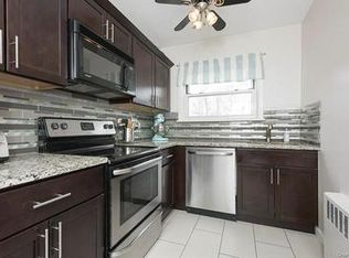 352 N State Rd APT 1H, Briarcliff Manor, NY 10510