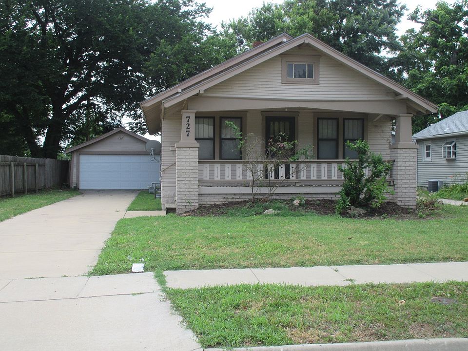 Home w/detached garage