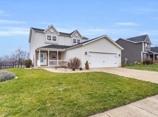 507 Red Bud Dr, Mahomet, IL 61853