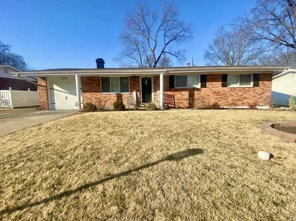 707 Southshire Dr, Saint Louis, MO 63125