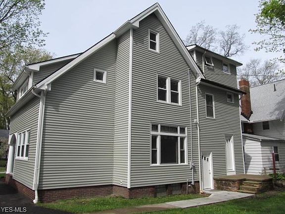 2nd image of 2937 Washington Blvd