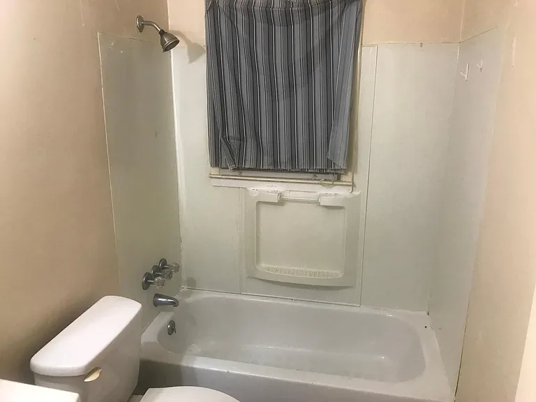 208 Wayne Ave — Photo 12