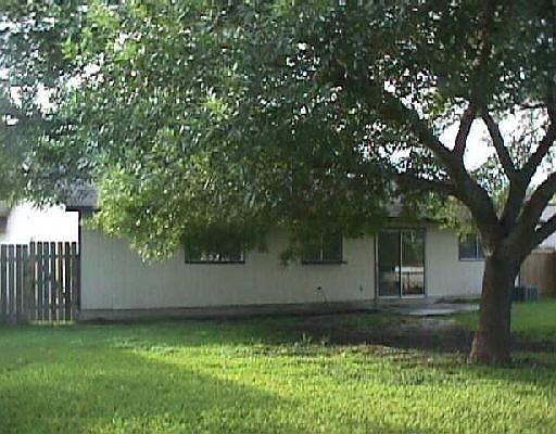 5th image of 1003 HICKORY TRL